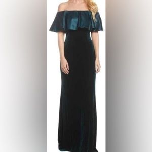 Adriana Papell Emerald Green Velvet Evening Gown